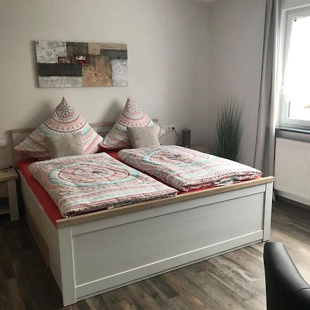 Ferien-/Monteurwohnung Am Ring Штайнау-ан-дер-Штрасе Экстерьер фото