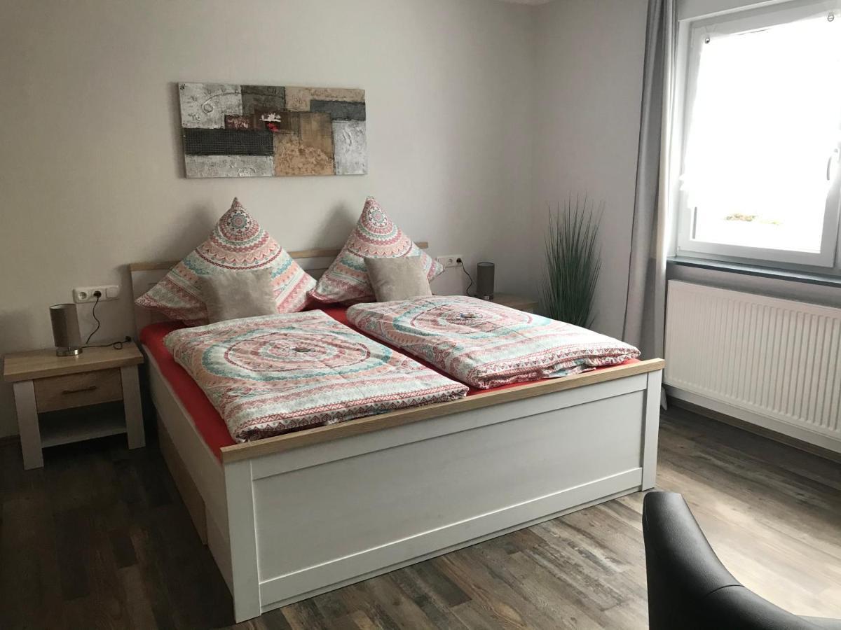 Ferien-/Monteurwohnung Am Ring Штайнау-ан-дер-Штрасе Экстерьер фото
